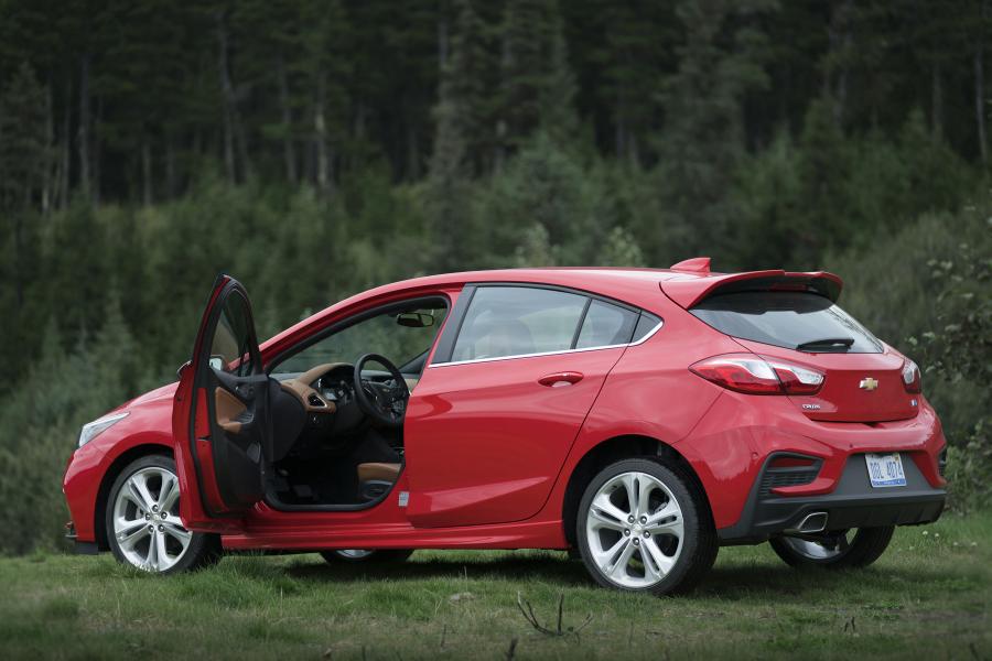  Chevrolet Cruze Hatch RS Diesel 2017 года  (NA) (фото 2 из 16)